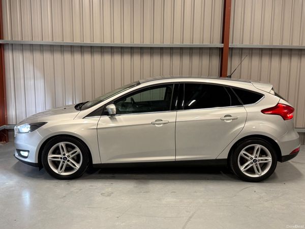 2016 (162) Ford Focus 1.5TDCI Zetec 392409831