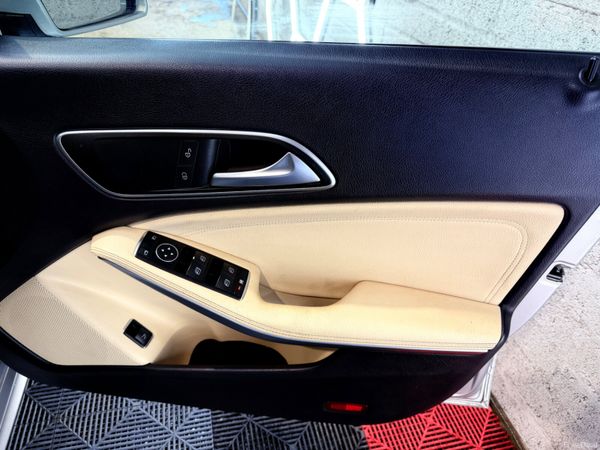 152 Mercedes-Benz CLA 1.6 Petrol Manual 392436571