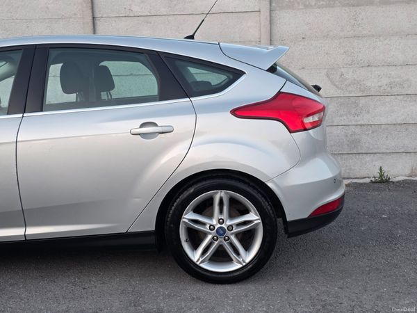 Ford Focus 1.6 95PS S/S Zetec New NCT 392578515