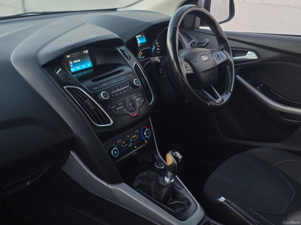 Ford Focus 1.6 95PS S/S Zetec New NCT 392578519