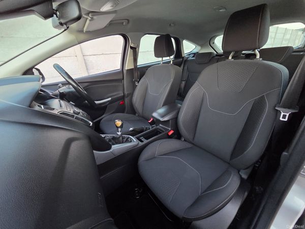 Ford Focus 1.6 95PS S/S Zetec New NCT 392578521