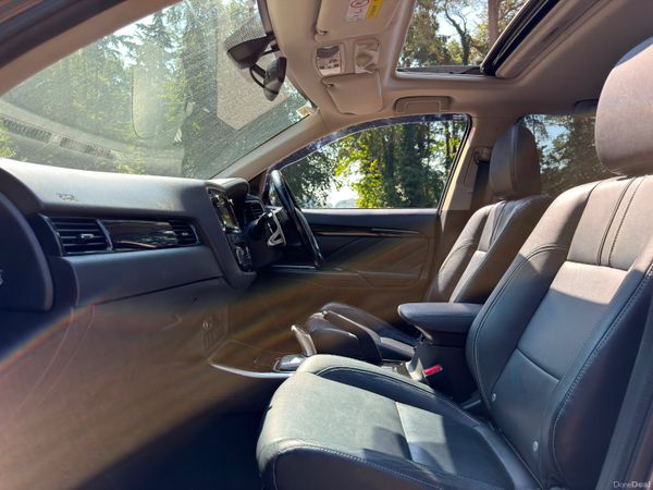 161 Mitsubishi Outlander  PHEV 2.0L 4WD  Hybrid 392509759