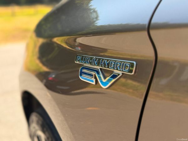 161 Mitsubishi Outlander  PHEV 2.0L 4WD  Hybrid 392509763