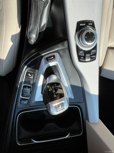 BMW 3-Series 330e M Sport 392511989