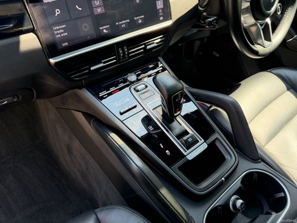Porsche Cayenne 3.0 V6 Petrol Turbo 392512339
