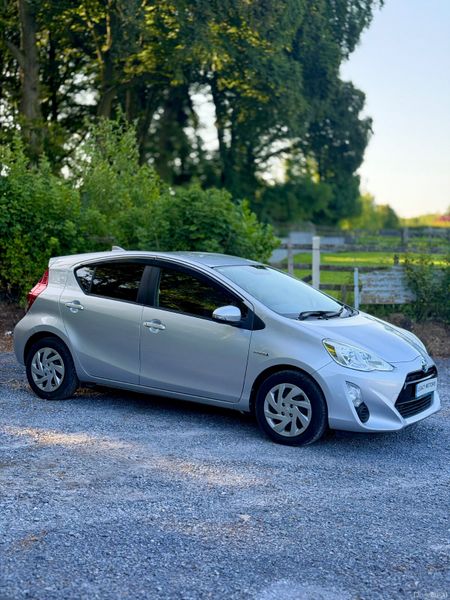 Toyota Aqua | 2015 | 78,000 KM | AUTO HYBRID 392523977