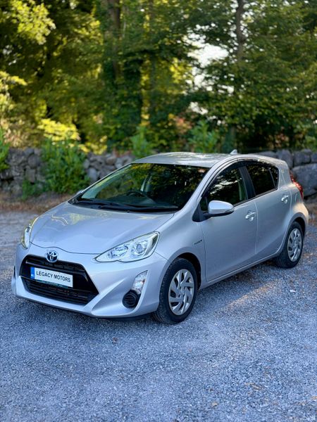 Toyota Aqua | 2015 | 78,000 KM | AUTO HYBRID 392523989