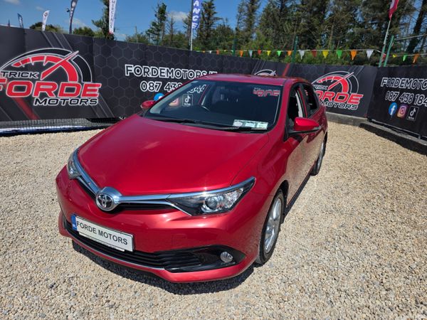 Toyota Auris 2016 392532717