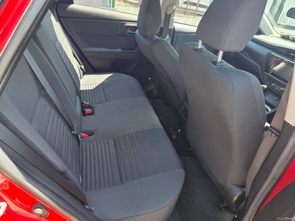 Toyota Auris 2016 392532823