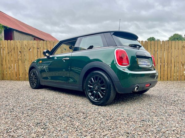 Mini Cooper 2018 392663595