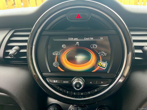Mini Cooper 2018 392663727