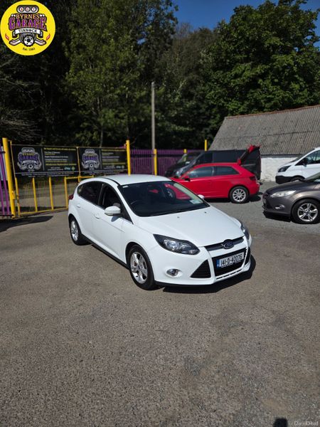 Stunning Ice White Ford Focus 392691291