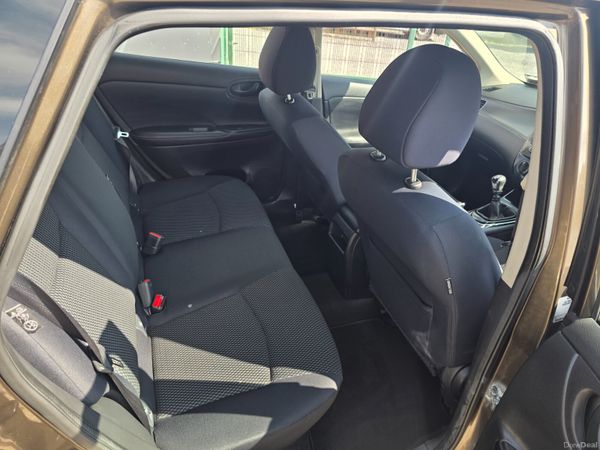 Nissan Pulsar 2015 392601415