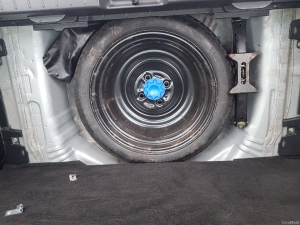 LOW KM YARIS... NCT PASS TODAY 392619393
