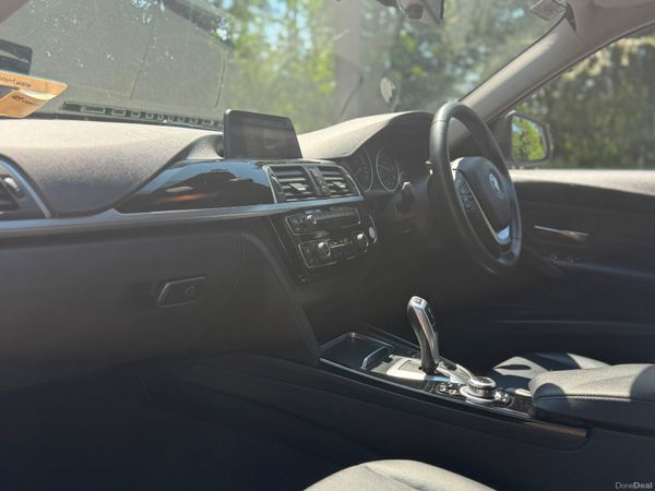 2017 BMW 3-Series 320D estate 392622315