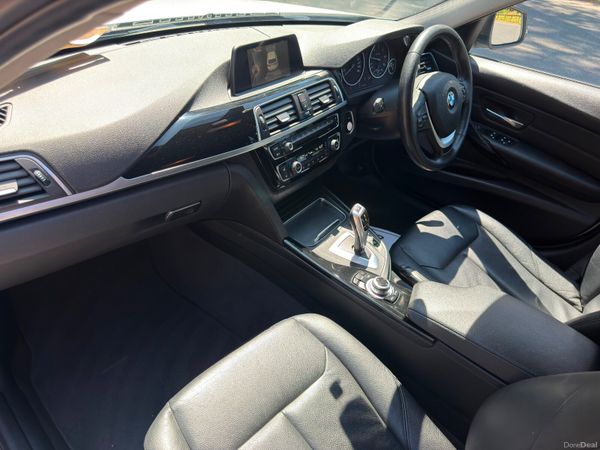 2017 BMW 3-Series 320D estate 392622317