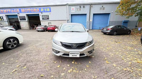 Honda Jade1.5 Hybrid Auto 6 SEATER 2015 392630455