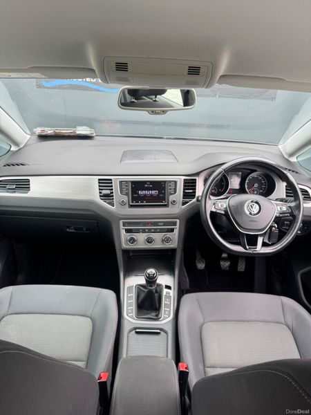 Volkswagen Golf 2016 SV Plus Low Mileage 392740353