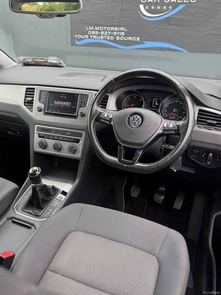 Volkswagen Golf 2016 SV Plus Low Mileage 392740411