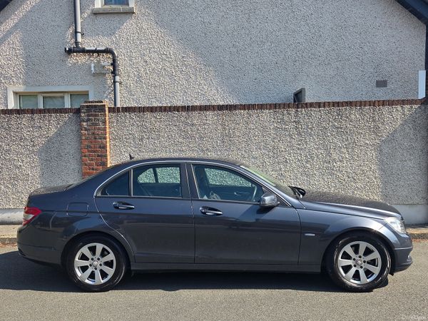 Mercedes-Benz C200 Automatic,low kms 392741043