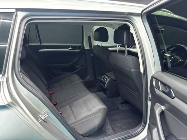 Volkswagen Passat 2016 Estate Auto 392754279