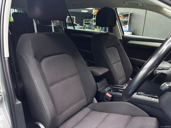 Volkswagen Passat 2016 Estate Auto 392754285