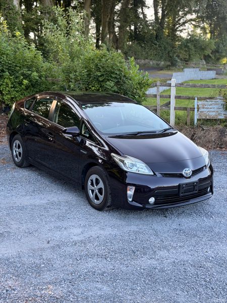 Toyotaq Prius | 2015 | 56,000 KM | Hybrid AUTO 392768187