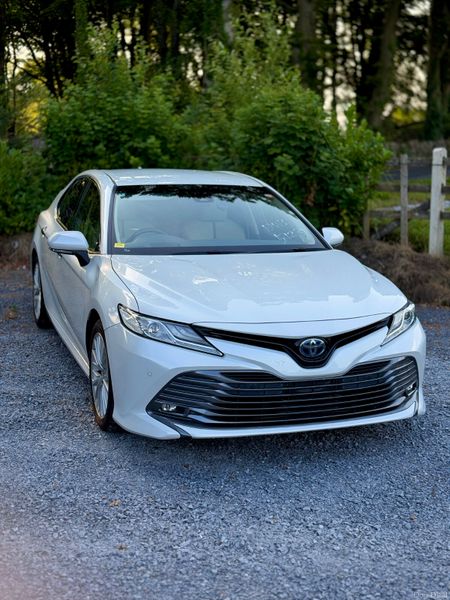 Toyota Camry | 2020-2 | Hybrid | White | Luxury 392769659