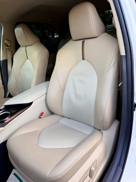 Toyota Camry | 2020-2 | Hybrid | White | Luxury 392769885