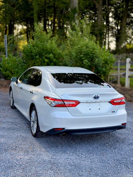 Toyota Camry | 2020-2 | Hybrid | White | Luxury 392769933