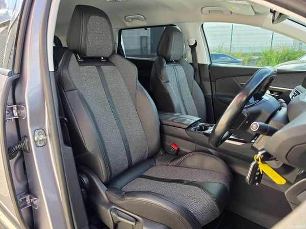 PEUGEOT 5008 2018 HIGH SPEC ALLURE 7 SEATER 392772401