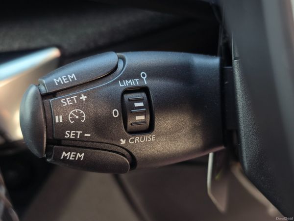 PEUGEOT 5008 2018 HIGH SPEC ALLURE 7 SEATER 392772409