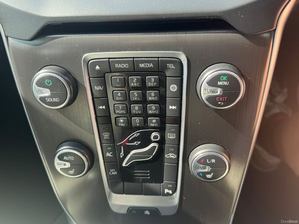 142 VOLVO V40 2.0 DIESEL  SE LUX AUTO = LEATHER = 392785893