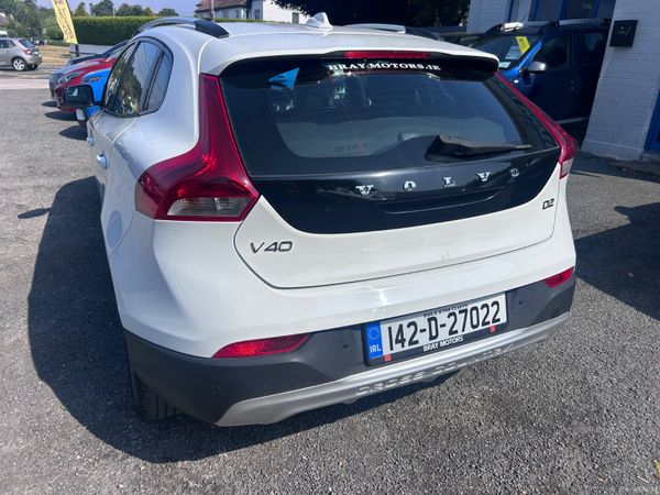 2014 VOLVO V40 1.6d CROSS COUNTRY SE LUX AUTO 392923183