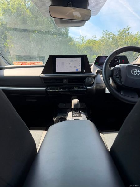 242 TOYOTA PRIUS NEW MODEL 393072027