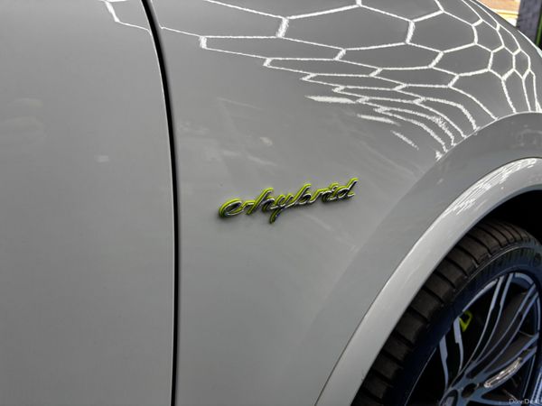 Porsche Cayenne hybrid S 416 BHP AA APPROVED 393078255