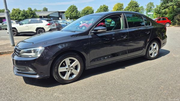 172 Volkswagen Jetta 2.0TDI LOW KM 393142061