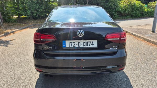 172 Volkswagen Jetta 2.0TDI LOW KM 393142067
