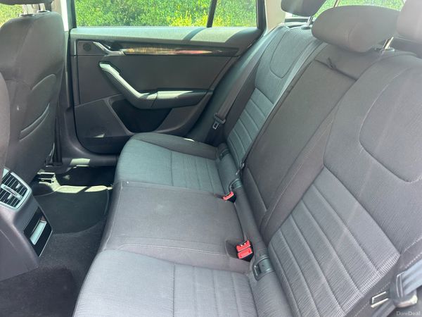 Skoda Octavia 2014, service history 393142241