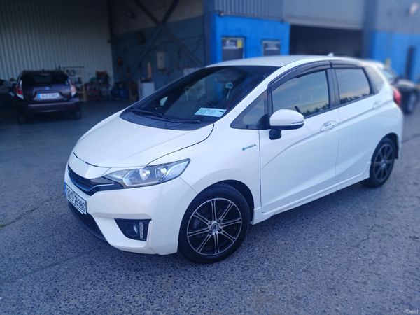 2013 Honda Fit Hybrid Automatic / Sports spec 393100401