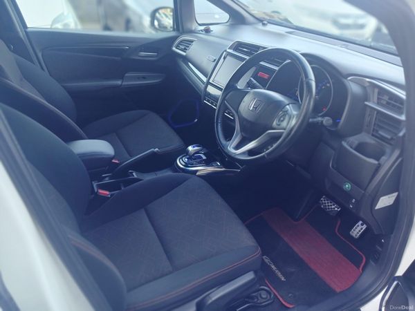 2013 Honda Fit Hybrid Automatic / Sports spec 393100417