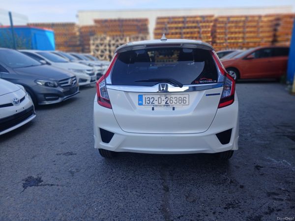 2013 Honda Fit Hybrid Automatic / Sports spec 393100421