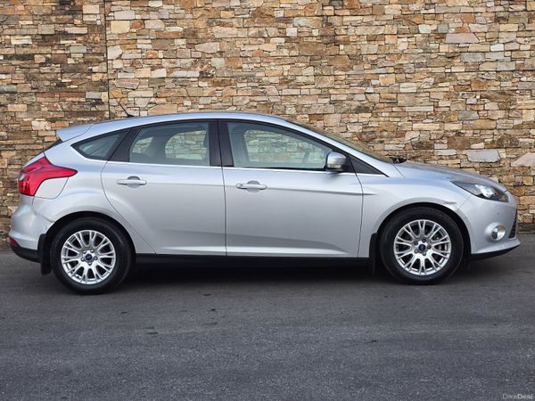 141 Ford Focus TITANIUM 1.6 TDCI Low mls New NCT 393105897