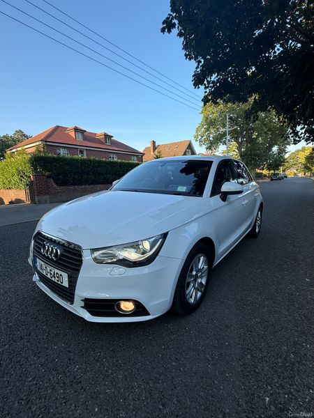 ✅ New: Car Play. Reverse Cam. NCT 8/27. Automatic 393123219