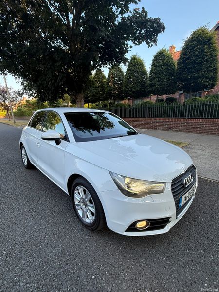 ✅ New: Car Play. Reverse Cam. NCT 8/27. Automatic 393123221