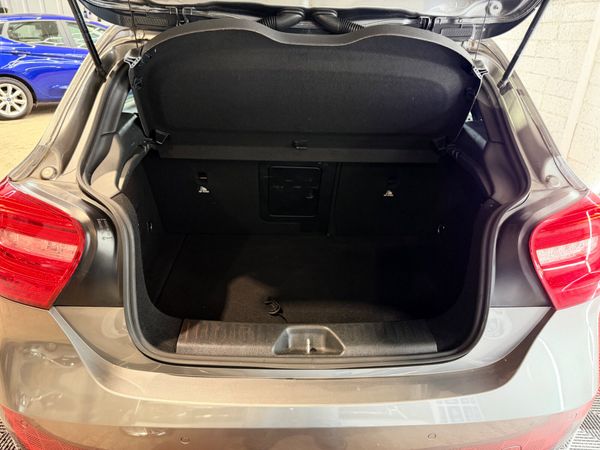 2015 Mercedes-Benz A Class Auto Style 393270553
