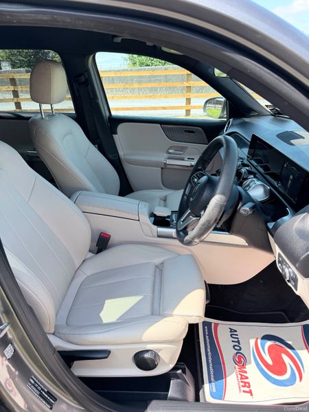 212 Mercedes-Benz GLB 7 SEATER 393270917