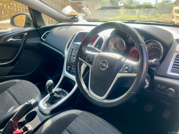 Opel Astra 2015 393271737