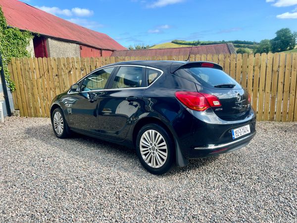 Opel Astra 2015 393271739