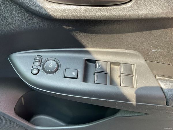2017 Honda Fit/Jazz Auto, Top Specs Leather 393209815